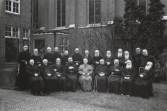 Datering 1948. 100 jaar "Bewaring van krankzinnigen"