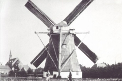 Datering onbekend. Molen, achtkantige zeiler van familie van de Ven