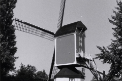 Datering 1990. Standerdmolen.-Gebouwd-in-1604-en-1700-1785.-
